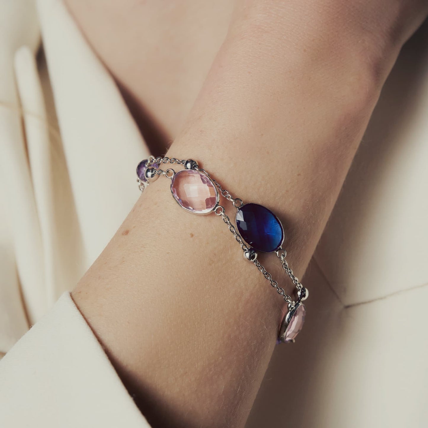 Bracciale con pietre rosa e blu Jaipur