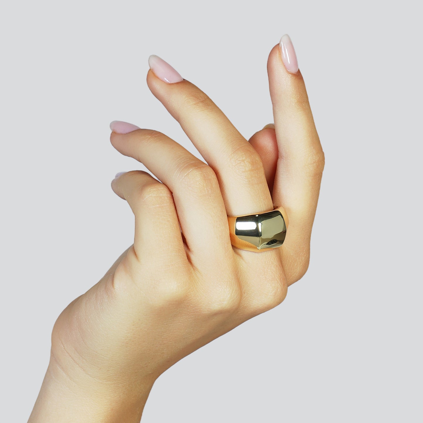 Anello a fascia dorato