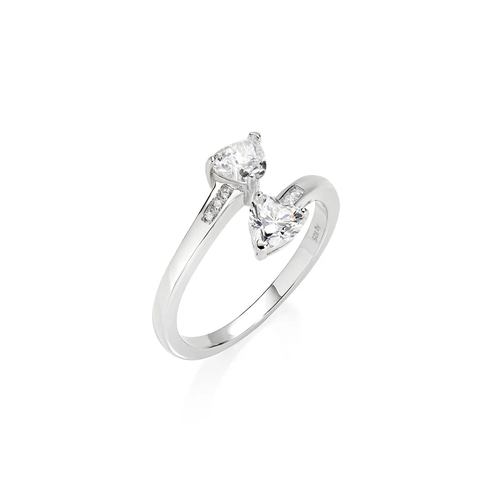 Anello Contrarié con Due Cuori Bianchi