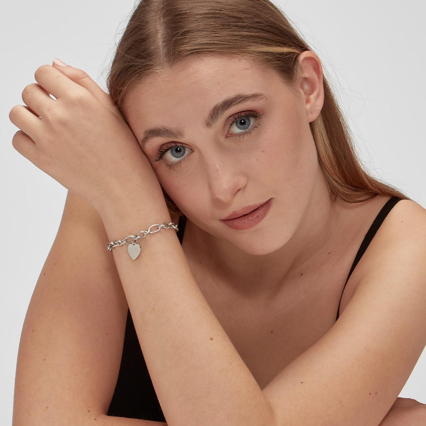 Bracciale BE MY FAMILY con pendente cuore e incisione