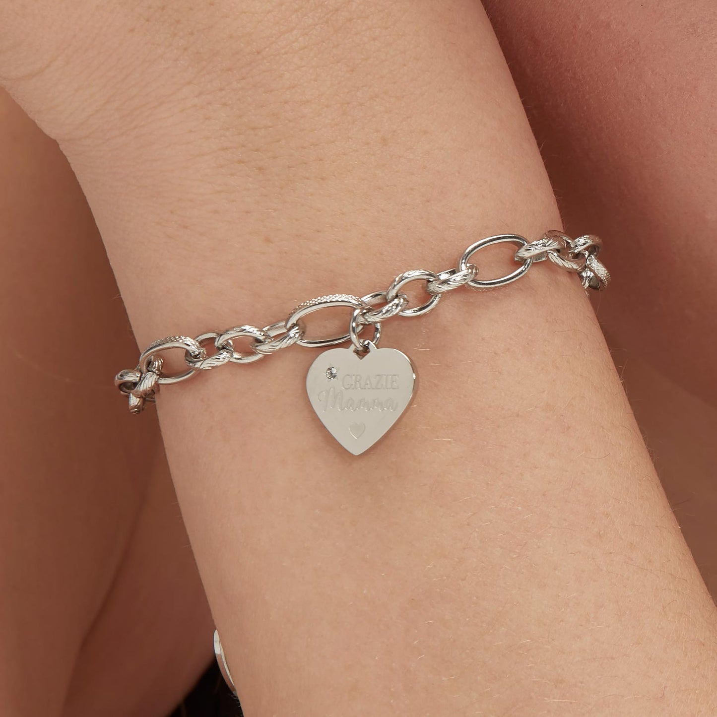 Bracciale BE MY FAMILY con pendente cuore e incisione